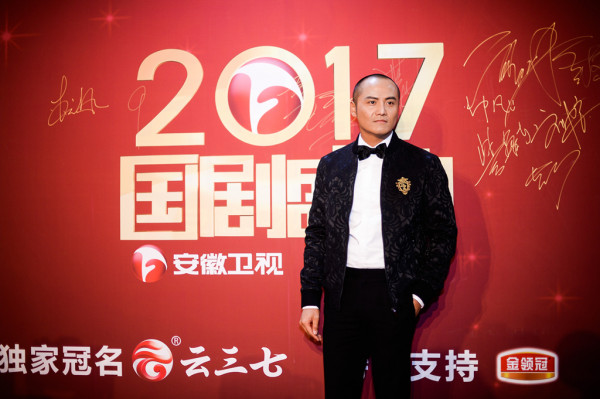 姬他获年度关注男演员 2018影视双开花