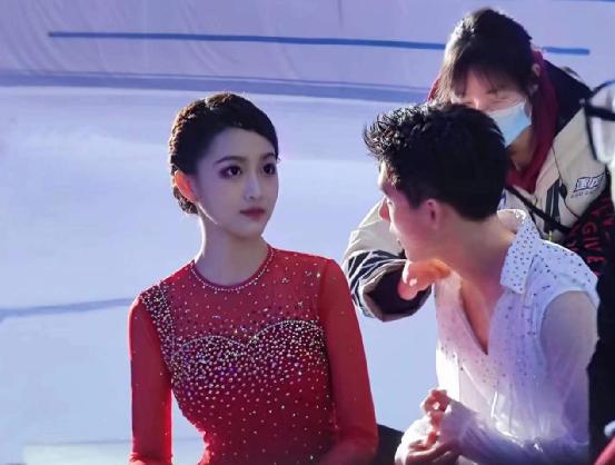 《陪你逐风飞翔》圆满收官,花滑少女刘菲“勇敢追爱”引关注