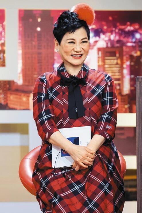 张小燕获颁金钟奖终身成就奖:感恩大家成就了我!