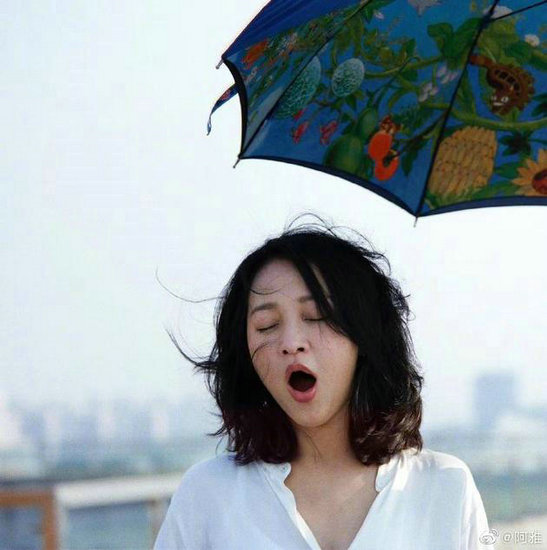 阿雅晒多张照片为周迅庆生 深情厚谊令人羡慕