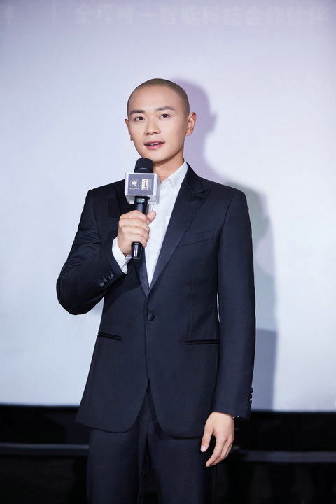 曹骏出席《幸福的滋味》首映礼 入选金鸡百花弘扬奋斗之美
