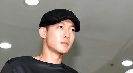 金贤重前女友涉嫌欺诈损毁名誉 被求刑1年4个月