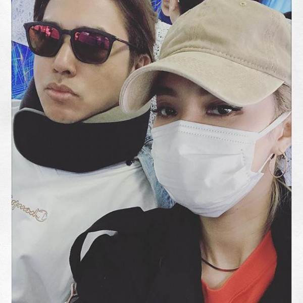 郑云灿晒与欧弟合影:一个过敏,一个宿醉