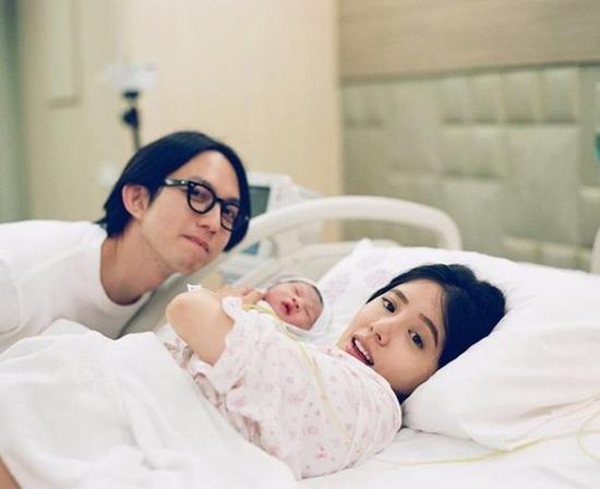 丁文琪升级新手妈妈一个月 吐心声:吃饭得吃快点
