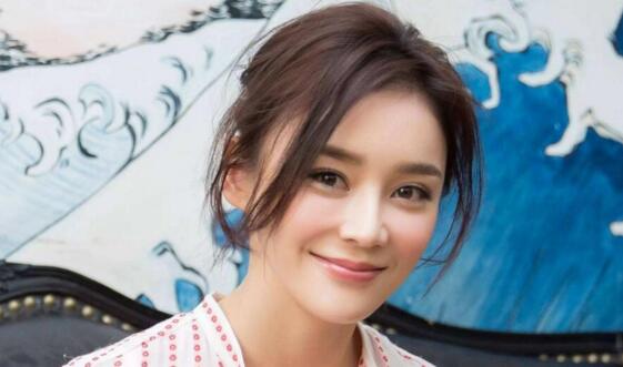 袁姗姗否认与赵英俊恋情：两个人只是老朋友