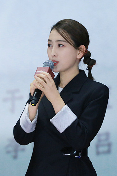 马苏出席献礼片《一切如你》展映 坦言参演此片很幸运