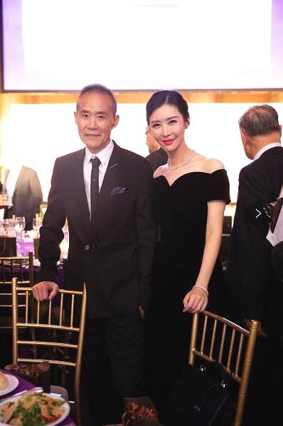 承认田朴珺身份?王石美国获奖公开表白:谢谢我的老婆